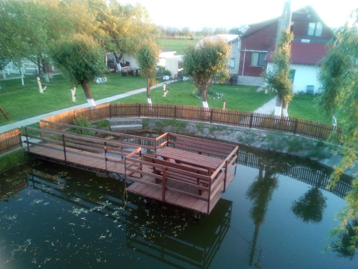 Pensiunea ,,La Struti" Târgu Neamț Eksteriør billede