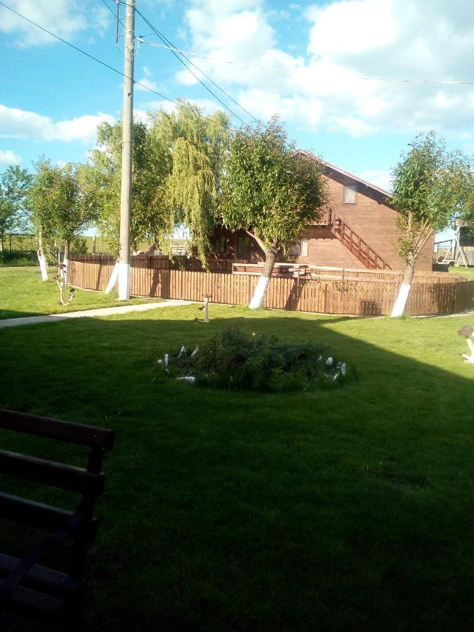 Pensiunea ,,La Struti" Târgu Neamț Eksteriør billede